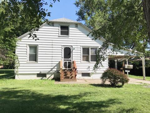 327 E Cleveland St, Cullom, IL 60929 photo 1