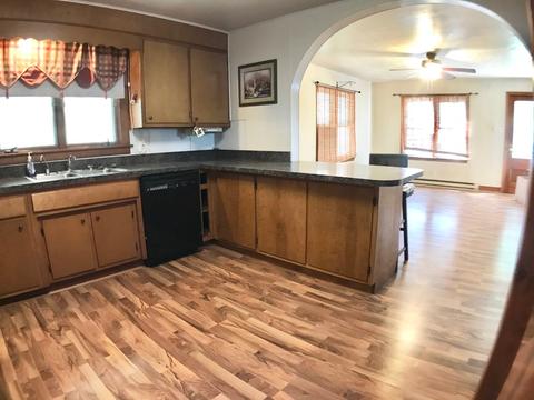 327 E Cleveland St, Cullom, IL 60929 photo 5