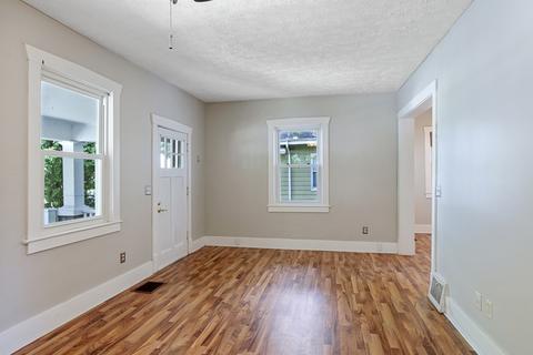 617 E Walnut St, Bloomington, IL 61701 photo 7