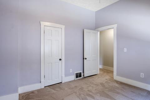 617 E Walnut St, Bloomington, IL 61701 photo 12