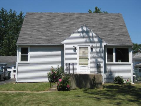 407 Circle Ave, Willowbrook, IL 60527 photo 1