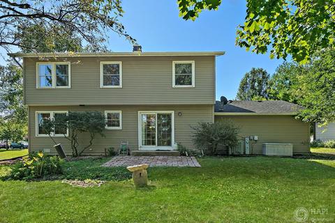 3910 Whispering Trails Dr, Hoffman Estates, IL 60192 photo 5