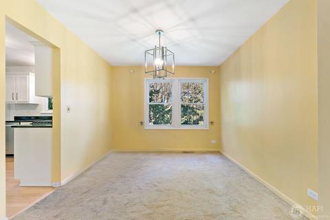 3910 Whispering Trails Dr, Hoffman Estates, IL 60192 photo 8