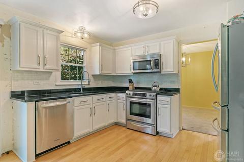 3910 Whispering Trails Dr, Hoffman Estates, IL 60192 photo 9