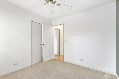 3910 Whispering Trails Dr, Hoffman Estates, IL 60192 photo 14