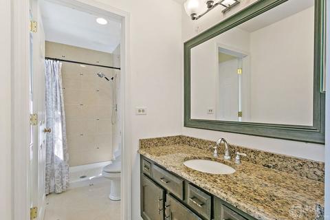 3910 Whispering Trails Dr, Hoffman Estates, IL 60192 photo 21
