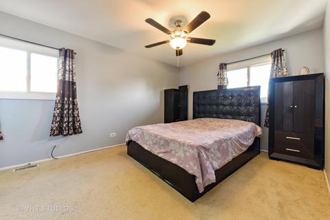 255 Grissom Ln, Hoffman Estates, IL 60169 photo 9