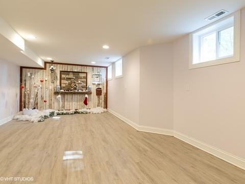 9039 Delphia Ave, Des Plaines, IL 60016 photo 24