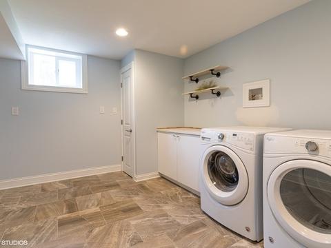 9039 Delphia Ave, Des Plaines, IL 60016 photo 25