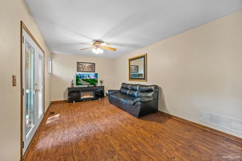 310 S Hickory Ave, Bartlett, IL 60103 photo 12