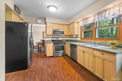 310 S Hickory Ave, Bartlett, IL 60103 photo 9