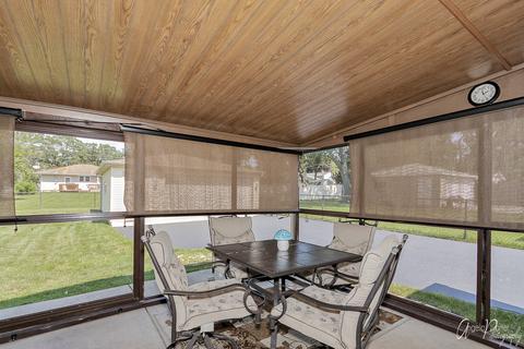 2316 E Grand Ave E, Lindenhurst, IL 60046 photo 21