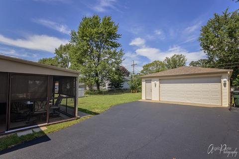 2316 E Grand Ave E, Lindenhurst, IL 60046 photo 24