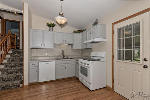 2316 E Grand Ave E, Lindenhurst, IL 60046 photo 8