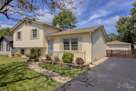2316 E Grand Ave E, Lindenhurst, IL 60046 photo 2