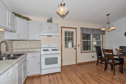 2316 E Grand Ave E, Lindenhurst, IL 60046 photo 6