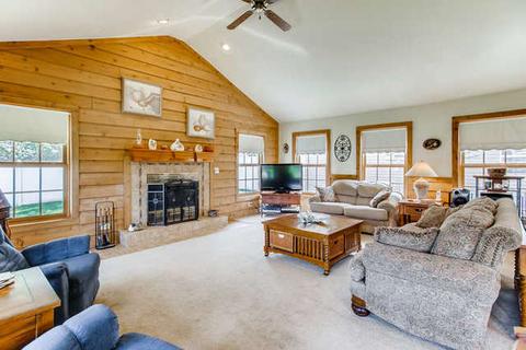 10 N983 Maple St, Elgin, IL 60123 photo 4
