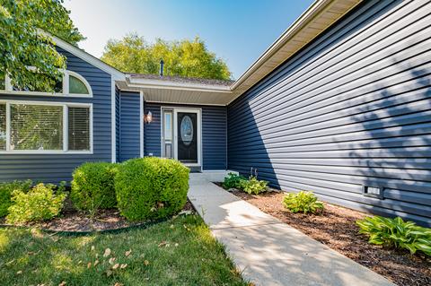 2204 Red Hawk Dr, Plainfield, IL 60586 photo 2