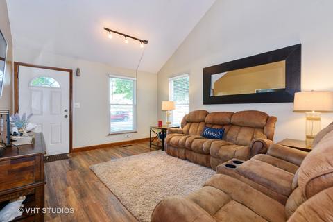 1130 Perry Dr, Algonquin, IL 60102 photo 3