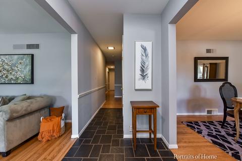 1611 Mayo Ave, Wheaton, IL 60189 photo 4