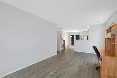 941 E Savannah Dr, Romeoville, IL 60446 photo 3