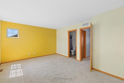 941 E Savannah Dr, Romeoville, IL 60446 photo 12