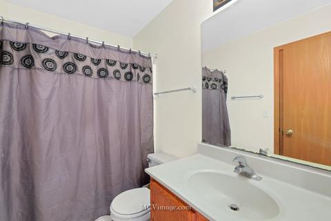 941 E Savannah Dr, Romeoville, IL 60446 photo 17