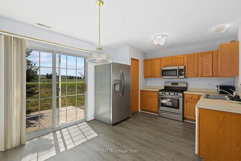 941 E Savannah Dr, Romeoville, IL 60446 photo 8