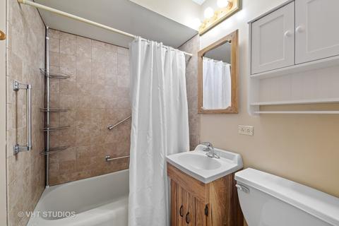 884 S 3rd Ave, Des Plaines, IL 60016 photo 16
