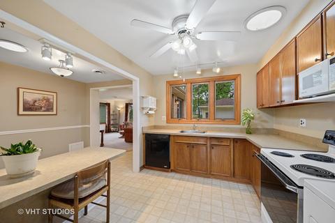 884 S 3rd Ave, Des Plaines, IL 60016 photo 7
