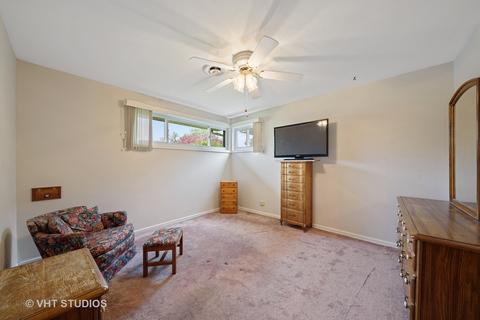 884 S 3rd Ave, Des Plaines, IL 60016 photo 15