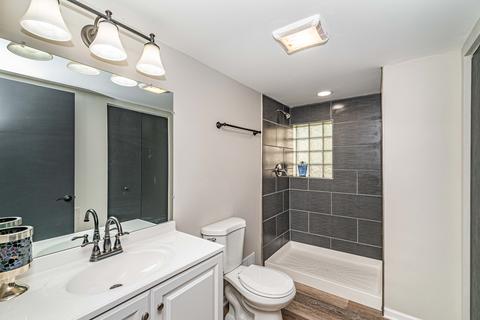 908 E Crockett Ave, Addison, IL 60101 photo 20