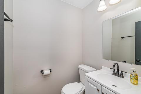 908 E Crockett Ave, Addison, IL 60101 photo 9