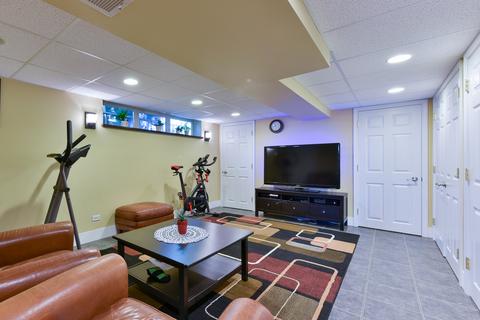 220 Marshall Dr, Des Plaines, IL 60016 photo 23