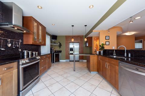 220 Marshall Dr, Des Plaines, IL 60016 photo 19