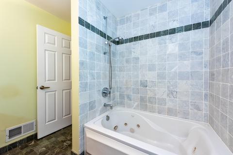 220 Marshall Dr, Des Plaines, IL 60016 photo 33