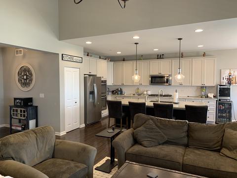 1977 Prospect Dr, Hoffman Estates, IL 60192 photo 8