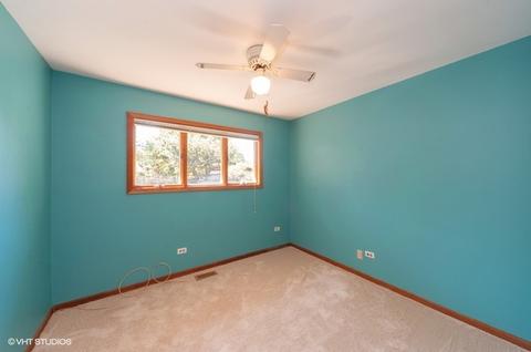 420 Virginia Pl, Wheeling, IL 60090 photo 7