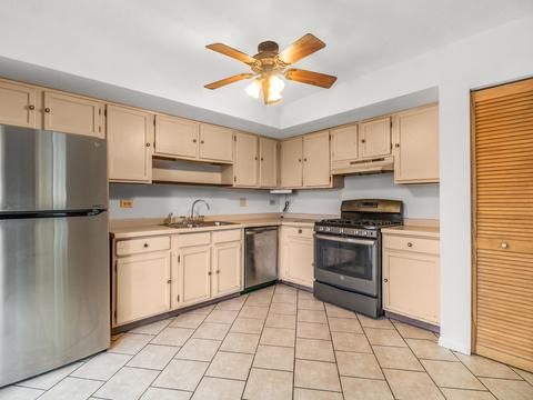 1335 Maroon Dr, Elgin, IL 60120 photo 12