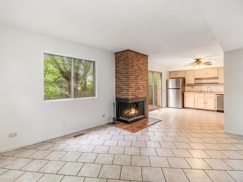 1335 Maroon Dr, Elgin, IL 60120 photo 9