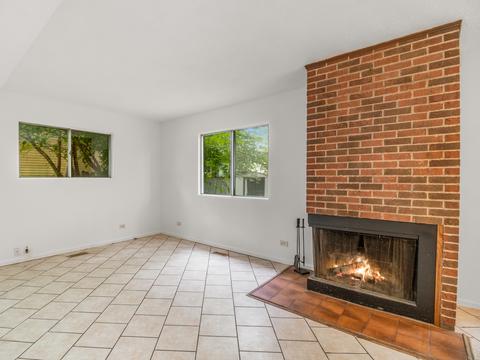 1335 Maroon Dr, Elgin, IL 60120 photo 7