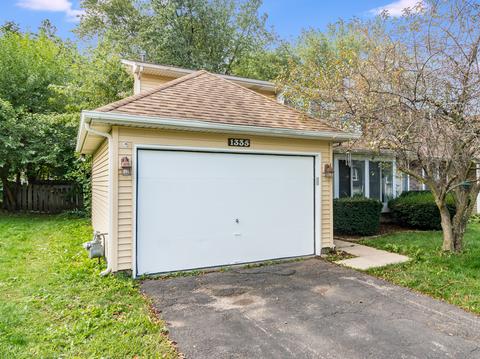 1335 Maroon Dr, Elgin, IL 60120 photo 1