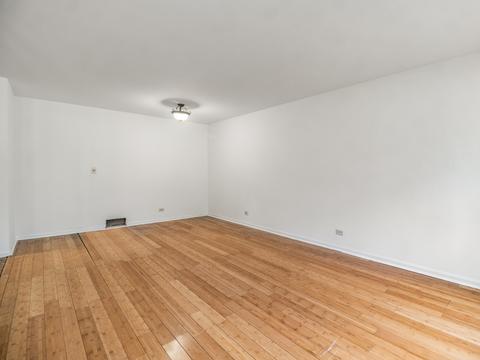1335 Maroon Dr, Elgin, IL 60120 photo 2