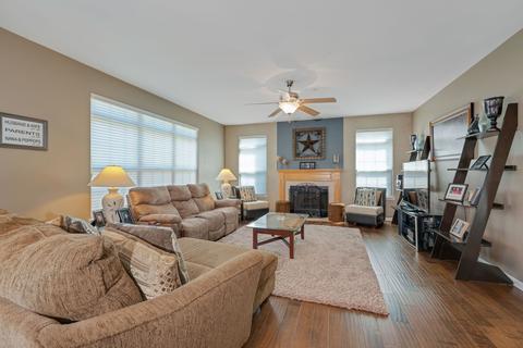 5946 Chatham Dr, Hoffman Estates, IL 60192 photo 8