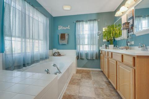 5946 Chatham Dr, Hoffman Estates, IL 60192 photo 19