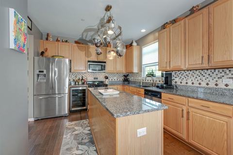 5946 Chatham Dr, Hoffman Estates, IL 60192 photo 11