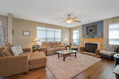 5946 Chatham Dr, Hoffman Estates, IL 60192 photo 9