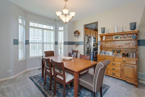 5946 Chatham Dr, Hoffman Estates, IL 60192 photo 4