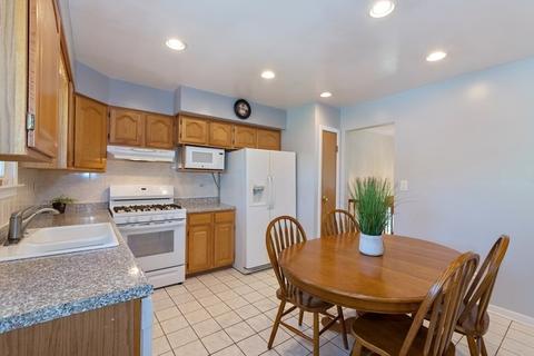 1920 E Yuma Ln, Mount Prospect, IL 60056 photo 4