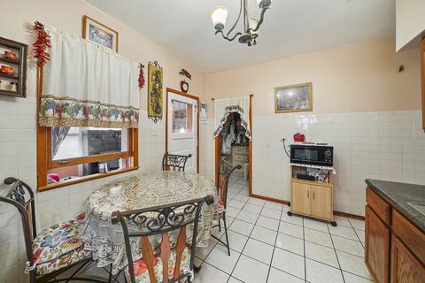 5153 W Wolfram St, Chicago, IL 60641 photo 11